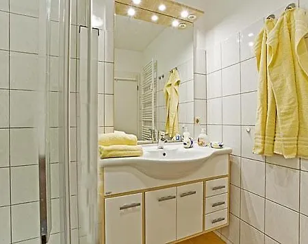 Muehlenweg, App 01 アパート ヴィーク