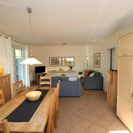 Muehlenweg, App 01 アパート ヴィーク