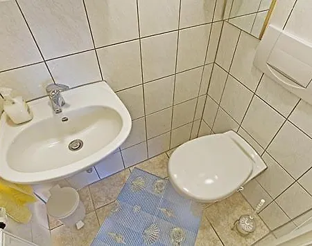 Muehlenweg, App 01 アパート